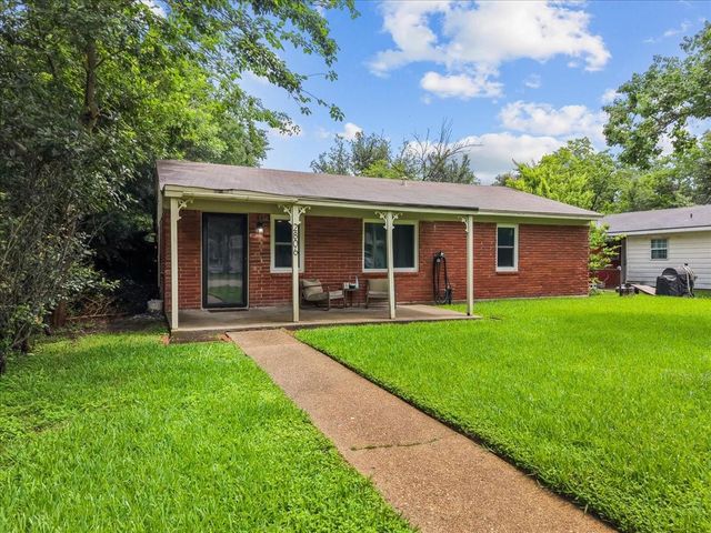 2806 4th Avenue N, Texas City, TX 77590