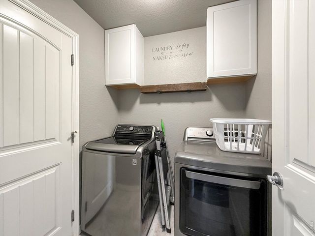 902 Canyonlands St, Berthoud, CO 80513