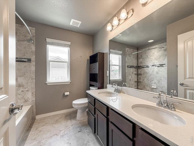 902 Canyonlands St, Berthoud, CO 80513