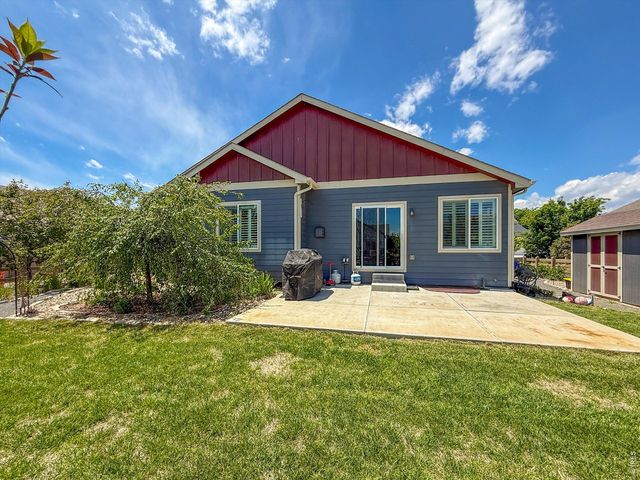 902 Canyonlands St, Berthoud, CO 80513