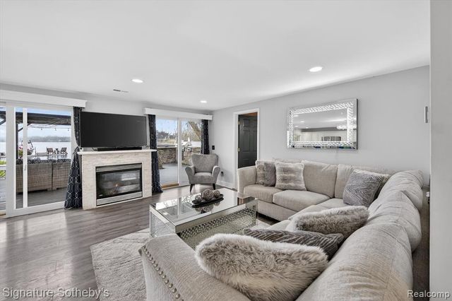 3341 Newton Road, Commerce Twp, MI 48382