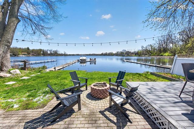 3341 Newton Road, Commerce Twp, MI 48382