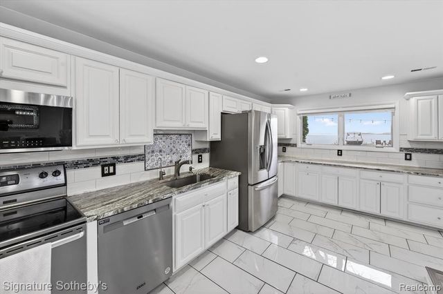 3341 Newton Road, Commerce Twp, MI 48382