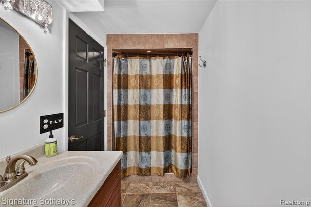 3341 Newton Road, Commerce Twp, MI 48382