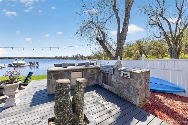 3341 Newton Road, Commerce Twp, MI 48382