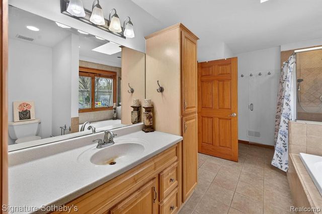 3341 Newton Road, Commerce Twp, MI 48382