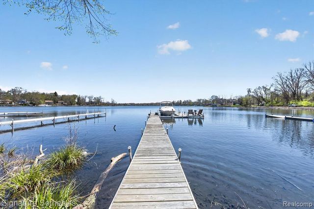 3341 Newton Road, Commerce Twp, MI 48382