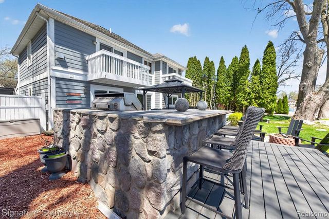 3341 Newton Road, Commerce Twp, MI 48382