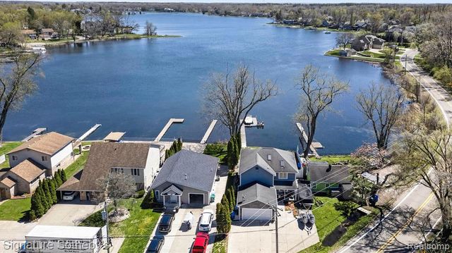 3341 Newton Road, Commerce Twp, MI 48382