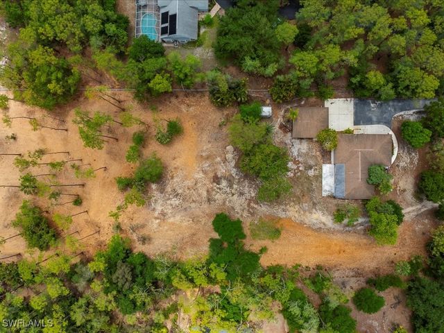 6940 Bottlebrush LN, Naples, FL 34109