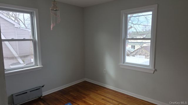 101 Harris Avenue, Freeport, NY 11520