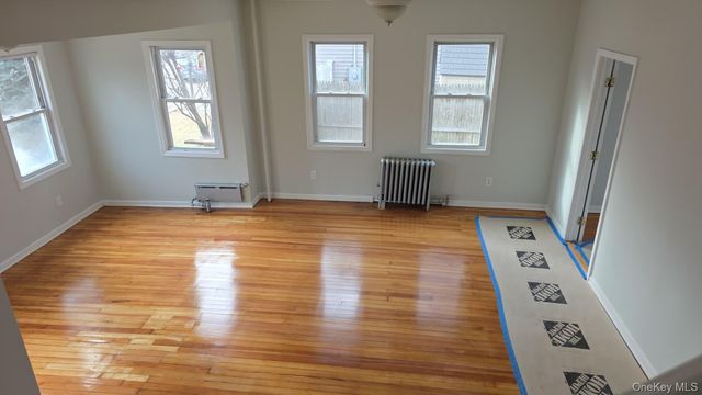 101 Harris Avenue, Freeport, NY 11520