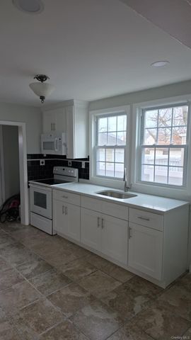 101 Harris Avenue, Freeport, NY 11520