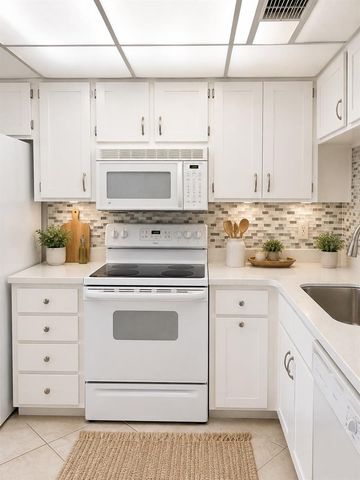 402 CERROMAR CIRCLE N 105, Venice, FL 34293