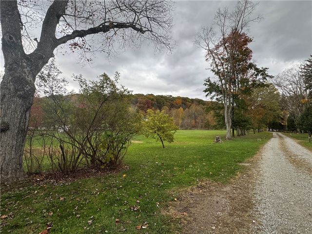 333 Green Acres Lane, Ligonier Twp, PA 15658