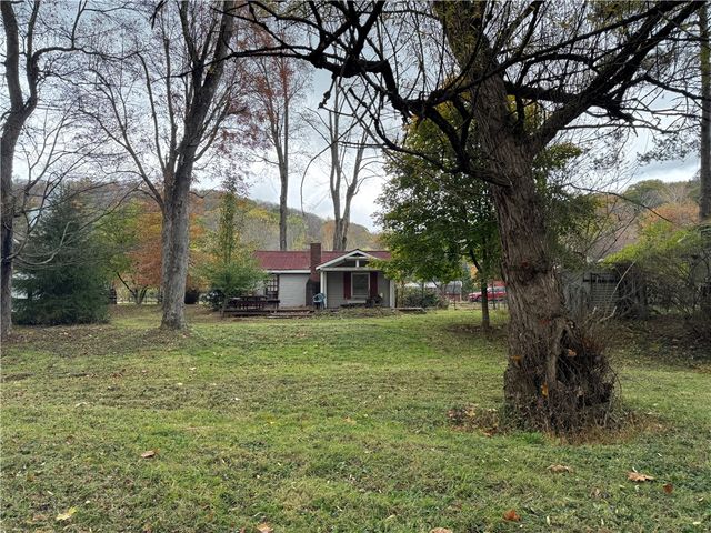 333 Green Acres Lane, Ligonier Twp, PA 15658