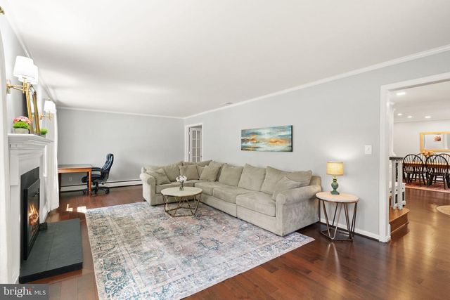 7868 MIDDAY LN, Alexandria, VA 22306