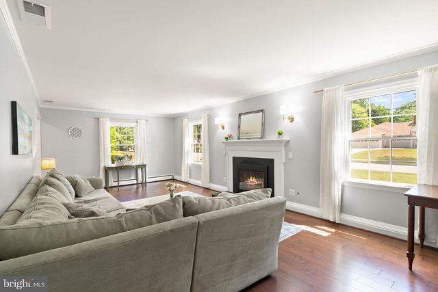 7868 MIDDAY LN, Alexandria, VA 22306