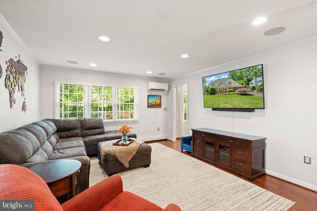 7868 MIDDAY LN, Alexandria, VA 22306