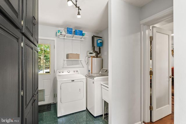 7868 MIDDAY LN, Alexandria, VA 22306