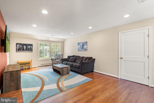 7868 MIDDAY LN, Alexandria, VA 22306
