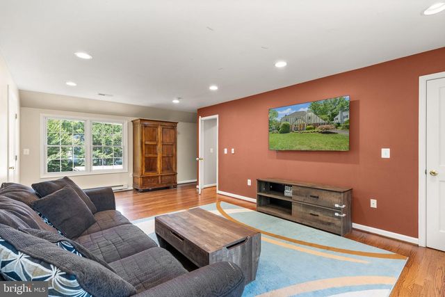 7868 MIDDAY LN, Alexandria, VA 22306