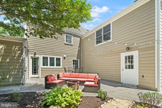 7868 MIDDAY LN, Alexandria, VA 22306