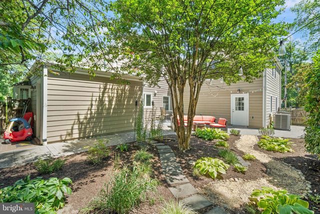 7868 MIDDAY LN, Alexandria, VA 22306