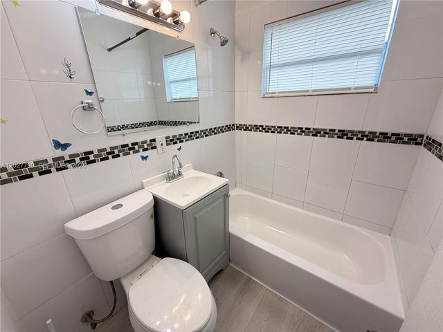2571 NW 13th Ct C, Fort Lauderdale, FL 33311