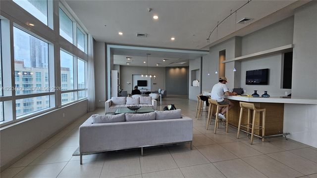 1900 N Bayshore Drive 3019, Miami, FL 33132
