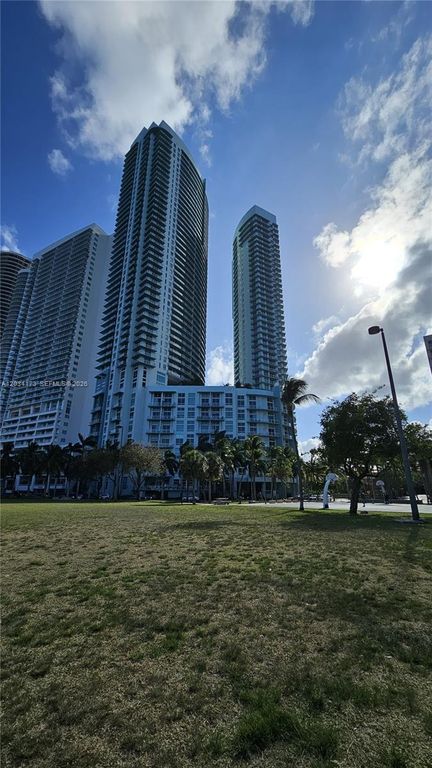 1900 N Bayshore Drive 3019, Miami, FL 33132