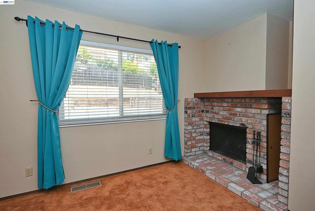 2082 Placer Drive, Castro Valley, CA 94578