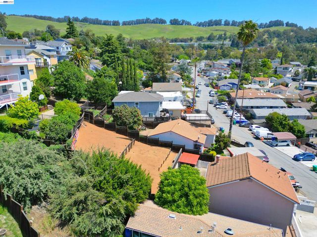2082 Placer Drive, Castro Valley, CA 94578