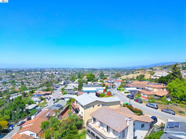 2082 Placer Drive, Castro Valley, CA 94578