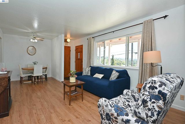 2082 Placer Drive, Castro Valley, CA 94578