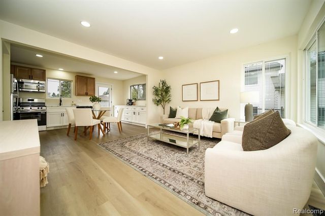 12253 Wheaton Drive, Sterling Heights, MI 48313