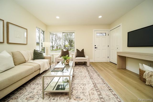 12253 Wheaton Drive, Sterling Heights, MI 48313