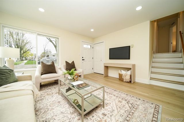 12253 Wheaton Drive, Sterling Heights, MI 48313