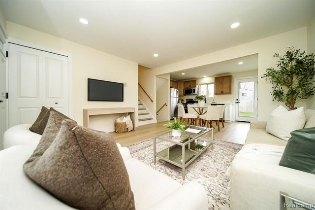 12253 Wheaton Drive, Sterling Heights, MI 48313