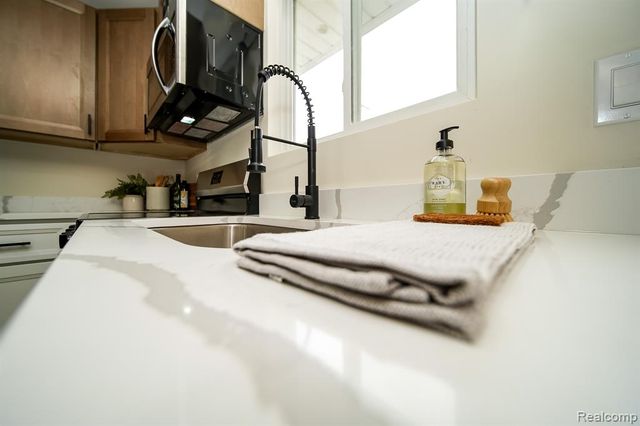 12253 Wheaton Drive, Sterling Heights, MI 48313