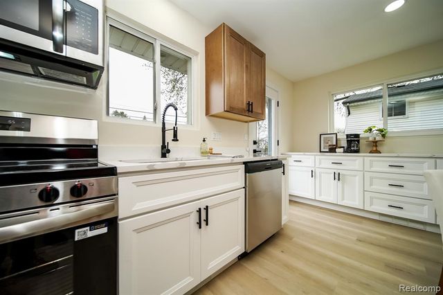 12253 Wheaton Drive, Sterling Heights, MI 48313