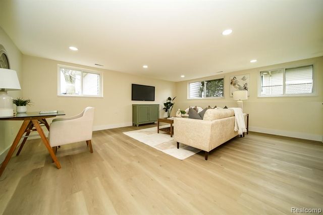 12253 Wheaton Drive, Sterling Heights, MI 48313