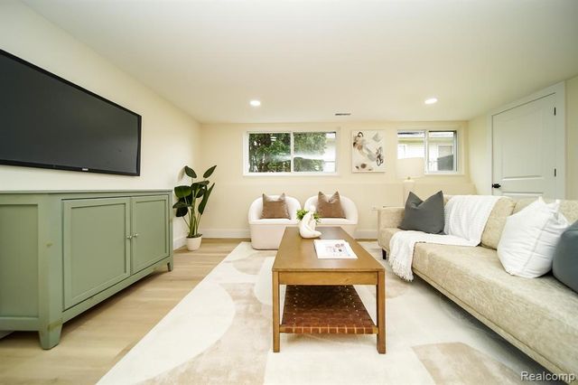 12253 Wheaton Drive, Sterling Heights, MI 48313