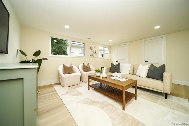 12253 Wheaton Drive, Sterling Heights, MI 48313