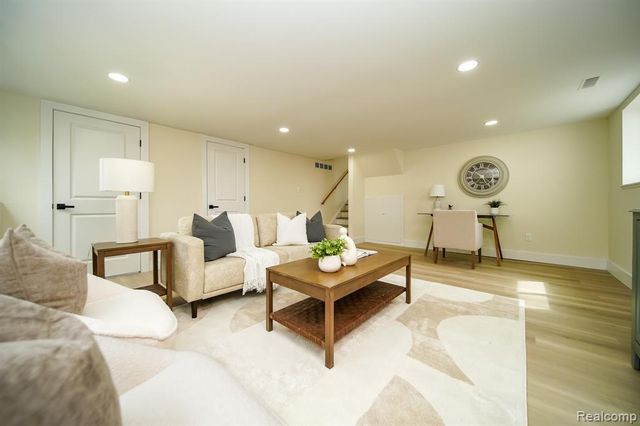 12253 Wheaton Drive, Sterling Heights, MI 48313