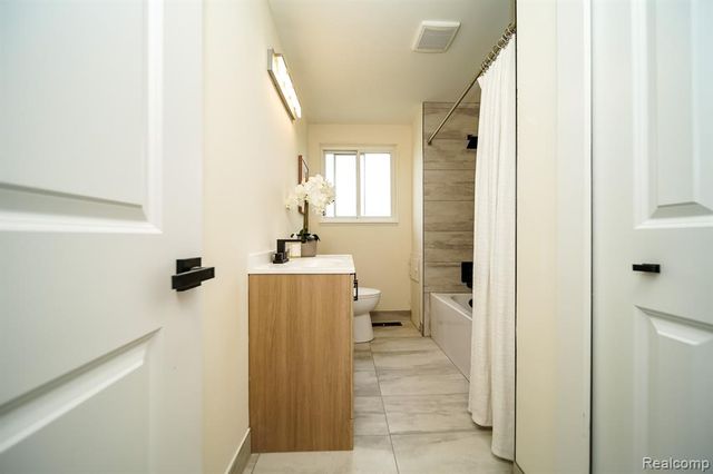 12253 Wheaton Drive, Sterling Heights, MI 48313