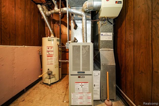 12253 Wheaton Drive, Sterling Heights, MI 48313