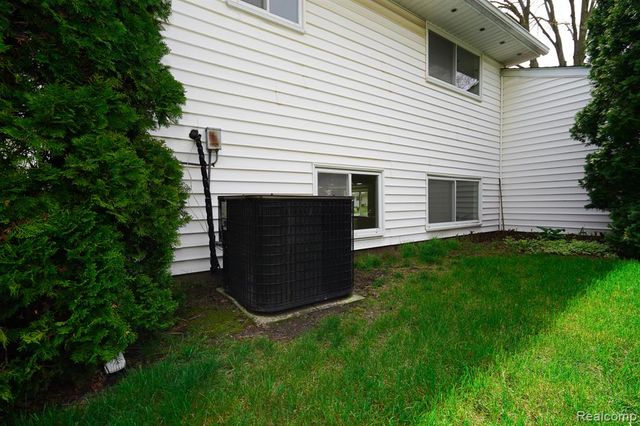 12253 Wheaton Drive, Sterling Heights, MI 48313