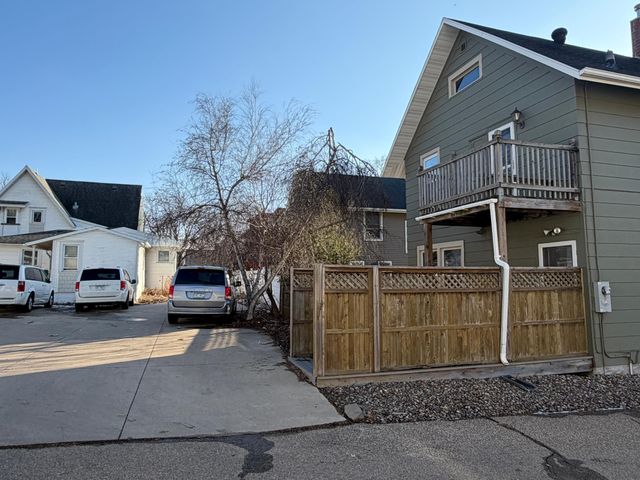 16 7th Avenue NE, Rochester, MN 55906