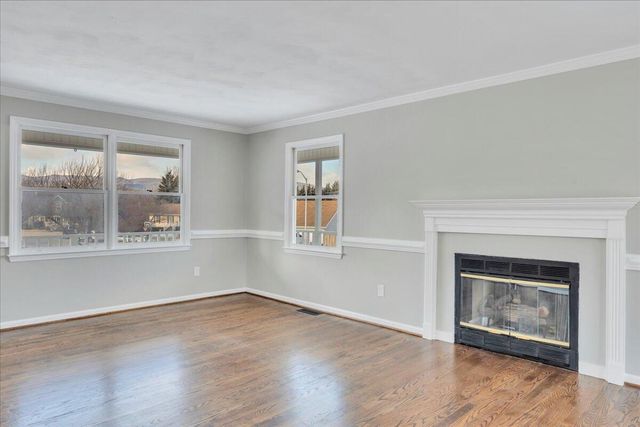 1200 Meadowview DR, Salem, VA 24153